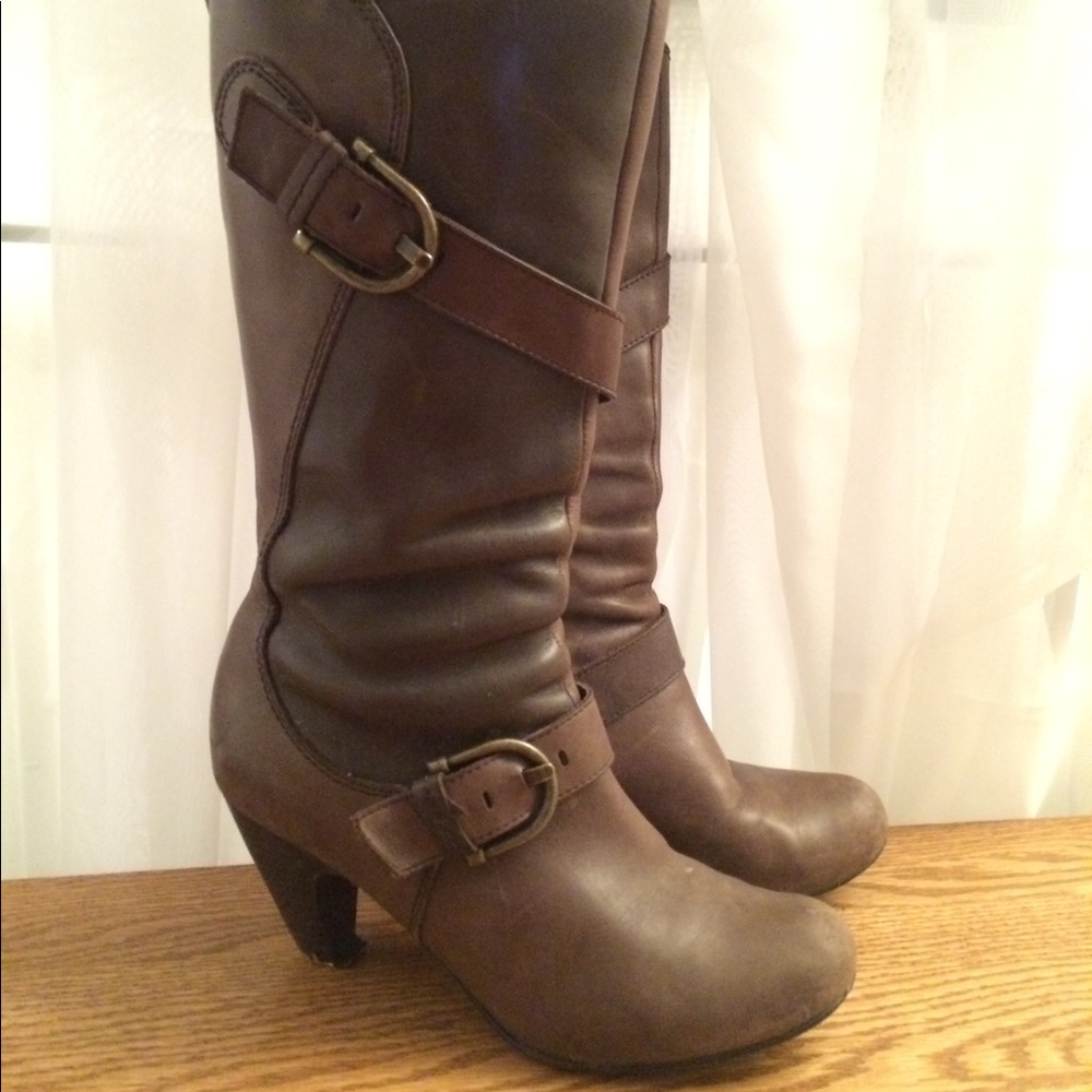DSW heeled cut boot!